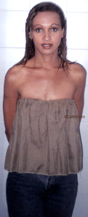 Date this stunning Brazil girl Fabiana from LEME B6460