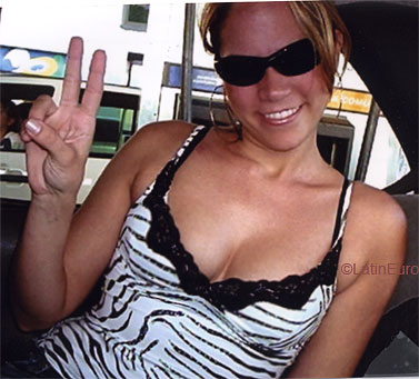 Date this fun Brazil girl Poliana from RECIFE B6474