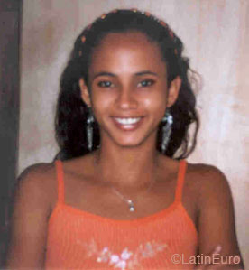 Date this attractive Brazil girl Ana from  B6526