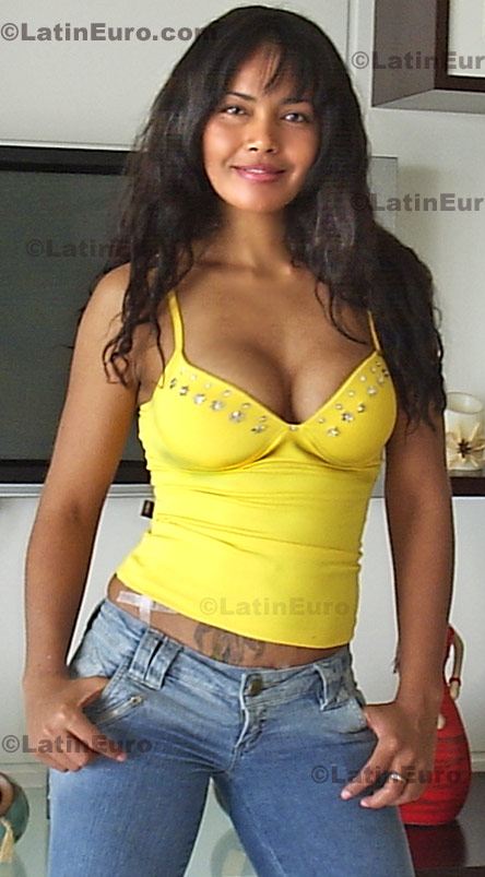 Date this georgeous Brazil girl Thina from Cuiaba B656