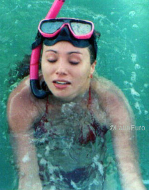 Date this voluptuous Brazil girl Nivea from FORTALEZA B6661