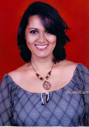 Date this delightful Brazil girl Nicinha from CUIABA B6730