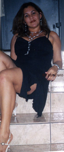 Date this charming Brazil girl Shely from GOIANIA B6771