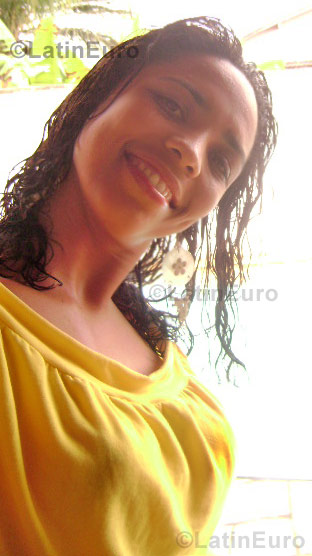 Date this good-looking Brazil girl Debora from Santos B680