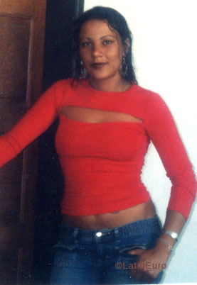 Date this attractive Brazil girl Vanessa from BELO HORIZONTE B6800