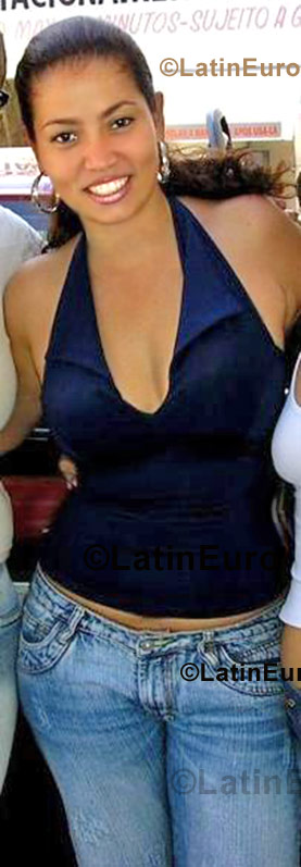 Date this athletic Brazil girl Lilian from Goiania B698