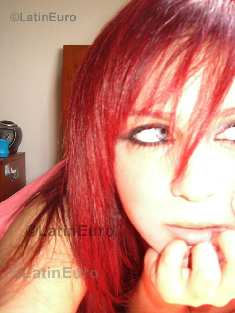 Date this hot Brazil girl Aline from Belo Horoizonte B700