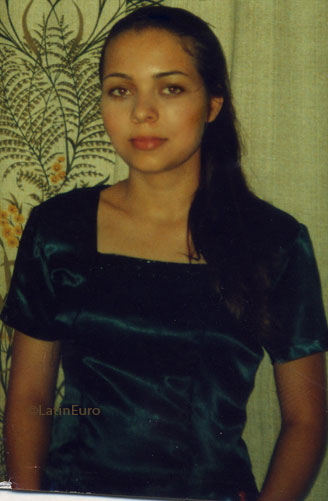 Date this nice looking Brazil girl Elizangela from SAO PAULO B7001