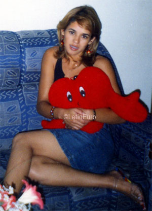 Date this gorgeous Brazil girl Junia from ARCOS B7027