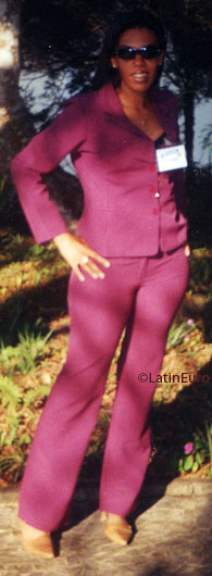 Date this fun Brazil girl Alessandra from RIO DE JANEIRO B7172