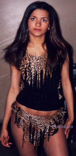 Date this sultry Brazil girl Ellen from MANAUS B7176