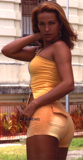 Date this passionate Brazil girl Nicelia from RECIFE B7234