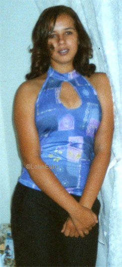 Date this foxy Brazil girl Clesiane from BOM JESUS B7235