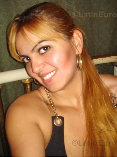 Date this good-looking Brazil girl Monique from Rio de Janeiro B724