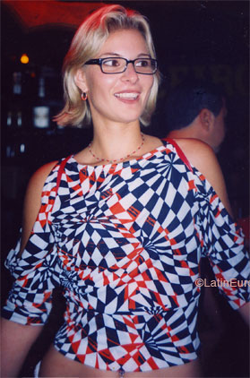 Date this hot Brazil girl Simone from CARDEAL B7242