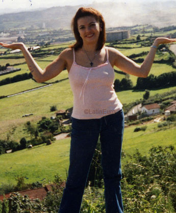 Date this good-looking Brazil girl Valquiria from GOIANA B7273