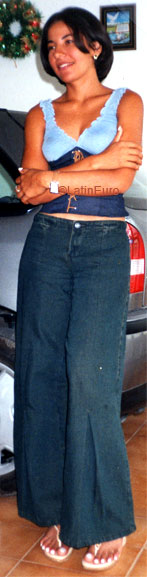 Date this nice looking Brazil girl Luciene from PESQUEIRA B7281