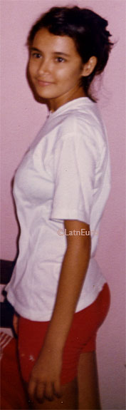 Date this pretty Brazil girl Fernanda from JARDIM DE PIRANHAS B7738