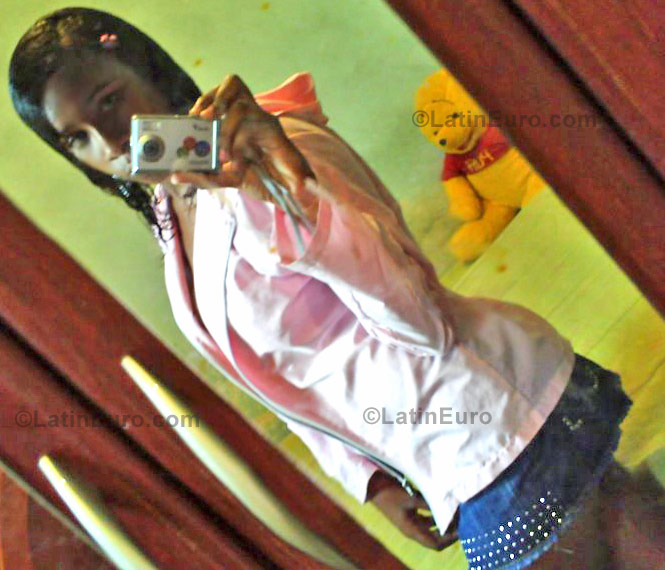 Date this beautiful Brazil girl Michele from Rio de Janiero B783