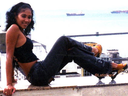 Date this charming Brazil girl Fabiola from SALVADOR B7956