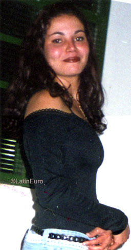 Date this voluptuous Brazil girl Ceila from BAURU B8044