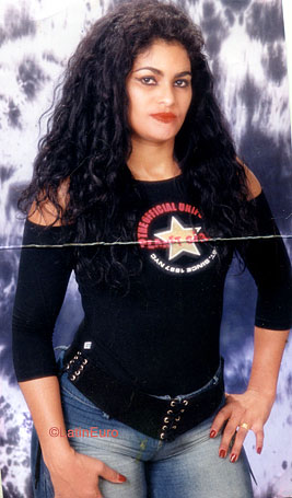 Date this foxy Brazil girl Leonice from IBITINGA B8133