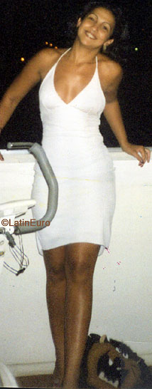 Date this happy Brazil girl Flavia from CAXAMBU B8140