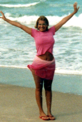 Date this happy Brazil girl Bibiana from SAO PAULO B8167