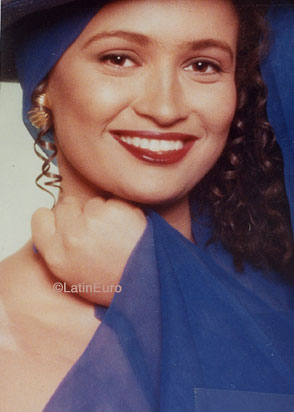 Date this tall Brazil girl Simone from JUNDIAI B8182