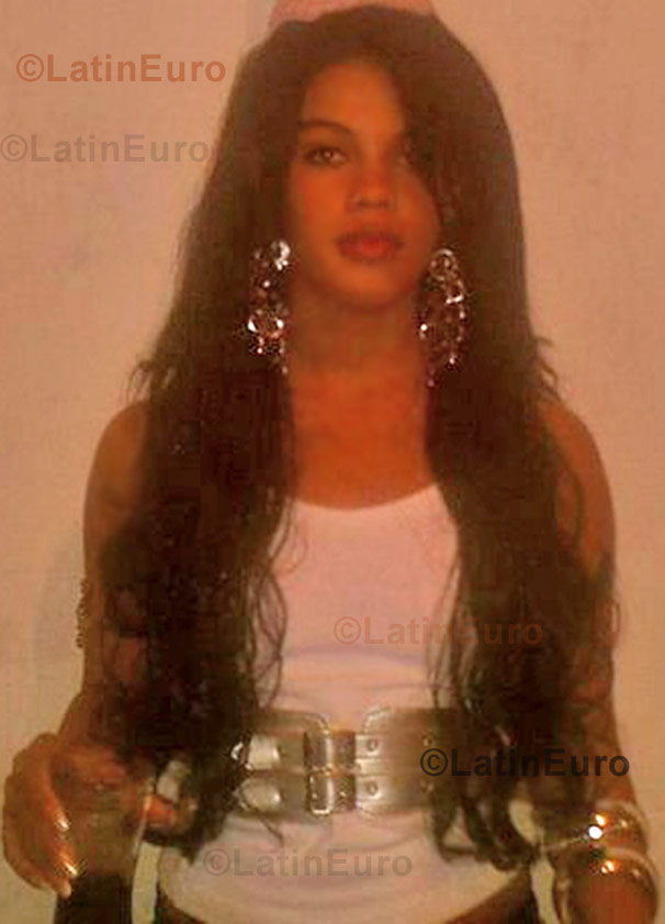 Date this charming Brazil girl Paminha from Campos dos Goytacazes B821