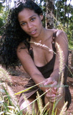 Date this voluptuous Brazil girl Manoela from GUARAPARI B8225