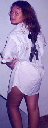 Date this cute Brazil girl Lilia from RIO DE JANEIRO B8238