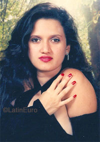 Date this attractive Brazil girl Regina from FORTALEZA B8239
