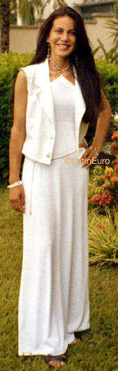 Date this hot Brazil girl Claudia from NANUQUE B8410