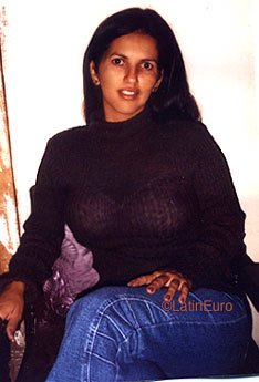 Date this hard body Brazil girl Marisa from GOIANIA B8544