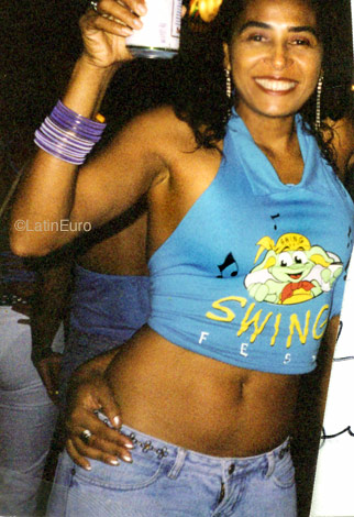 Date this voluptuous Brazil girl Eliana from SALVADOR B8681