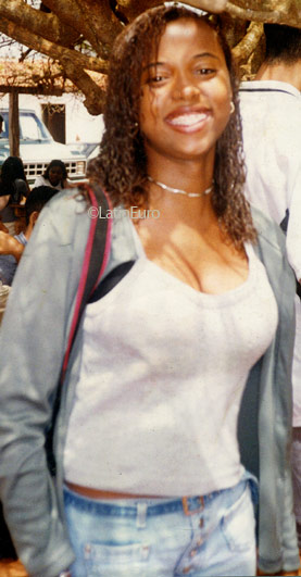 Date this foxy Brazil girl Edineide from SALVADOR B8697