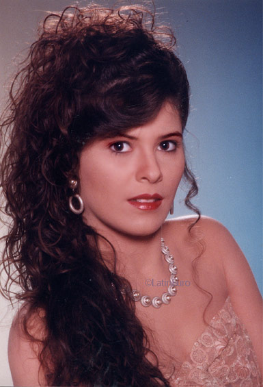 Date this fun Brazil girl Valeria from SAO PAULO B8699