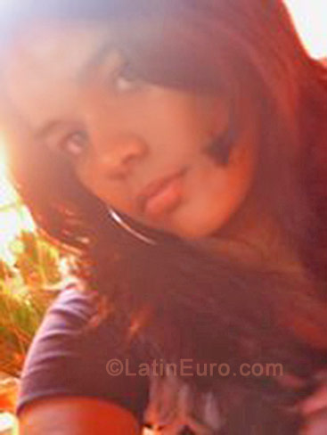 Date this beautiful Brazil girl Daniella from Tres Lagoas B917