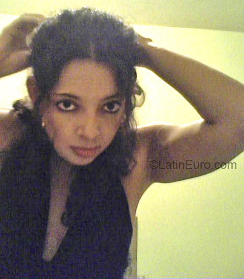 Date this sultry Colombia girl Eliana from Cali C7900