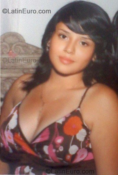 Date this fun Colombia girl Viviana from Cali C7914