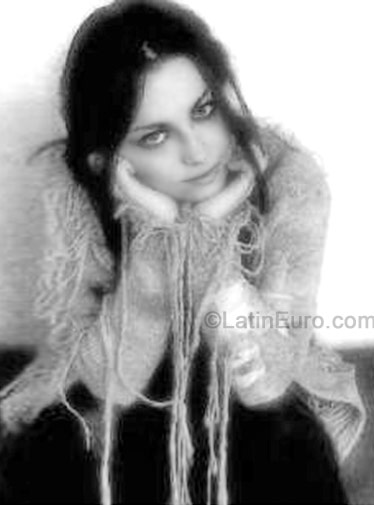 Date this lovely Colombia girl Luz from  C7916