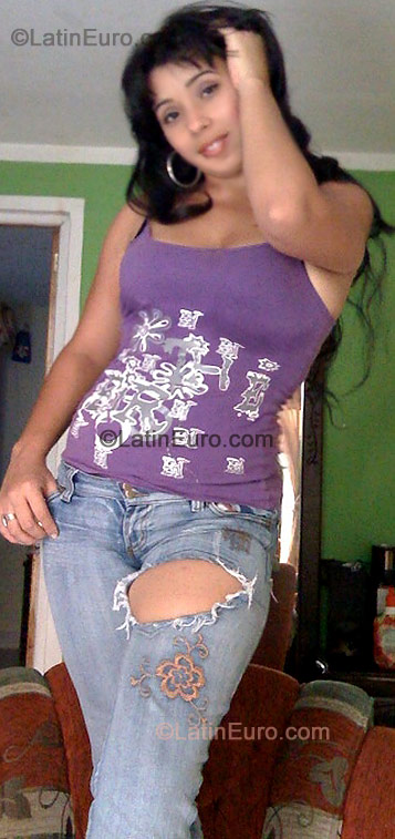 Date this gorgeous Colombia girl Yurany from Medellin C7943