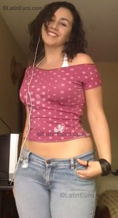 Date this cute Colombia girl Diana from Bogota C7963