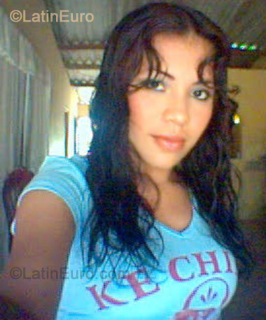 Date this charming Colombia girl Aura from Barranquilla C7975