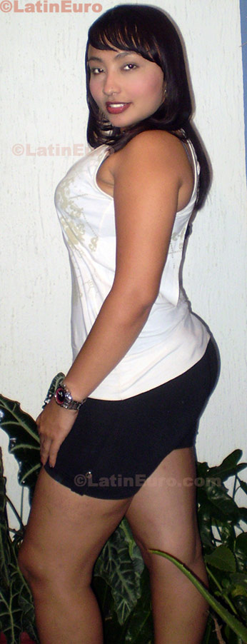Date this good-looking Colombia girl Karen from Barranquilla C8039