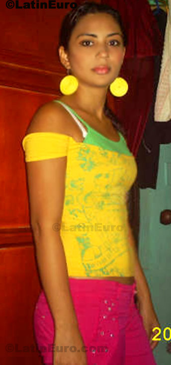 Date this fun Colombia girl Alejita from Medellin C8140