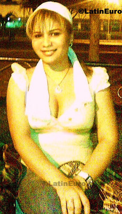 Date this lovely Colombia girl Edna- from Bucaramanga C8156