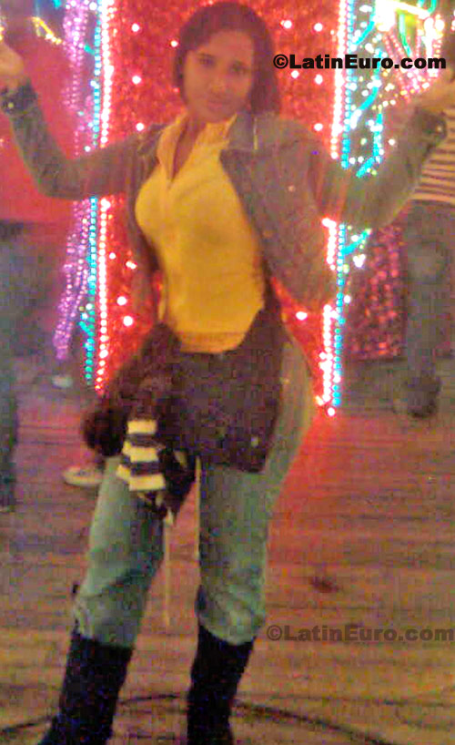 Date this exotic Colombia girl Yulier from Medellin C8211
