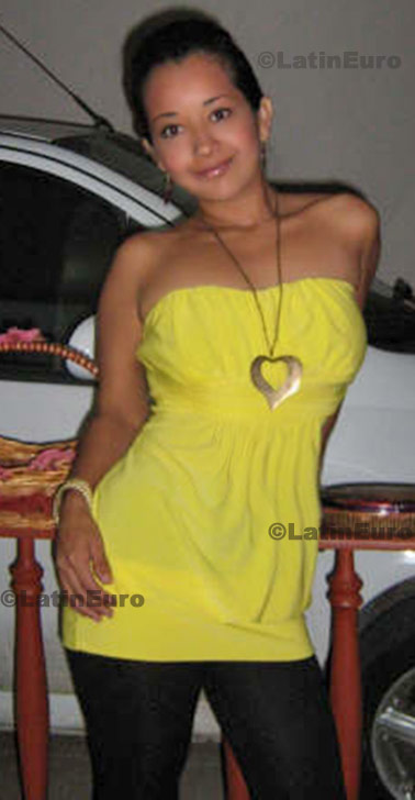 Date this sultry Colombia girl Diana from Cali C8257
